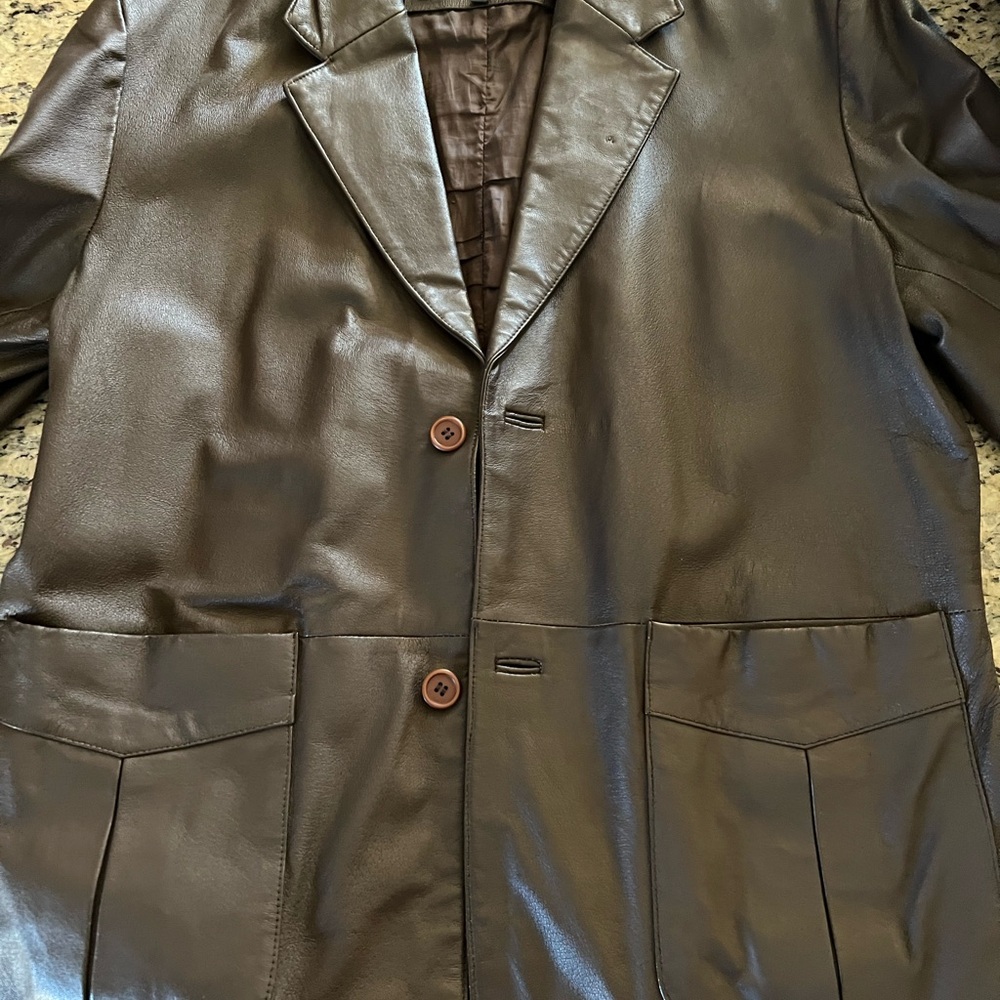 Leather men’s large sports coat in brown.